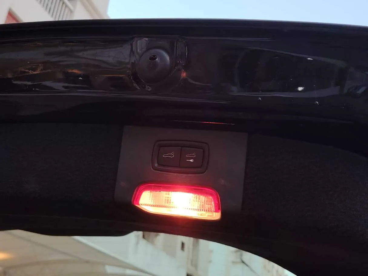 Car image 38