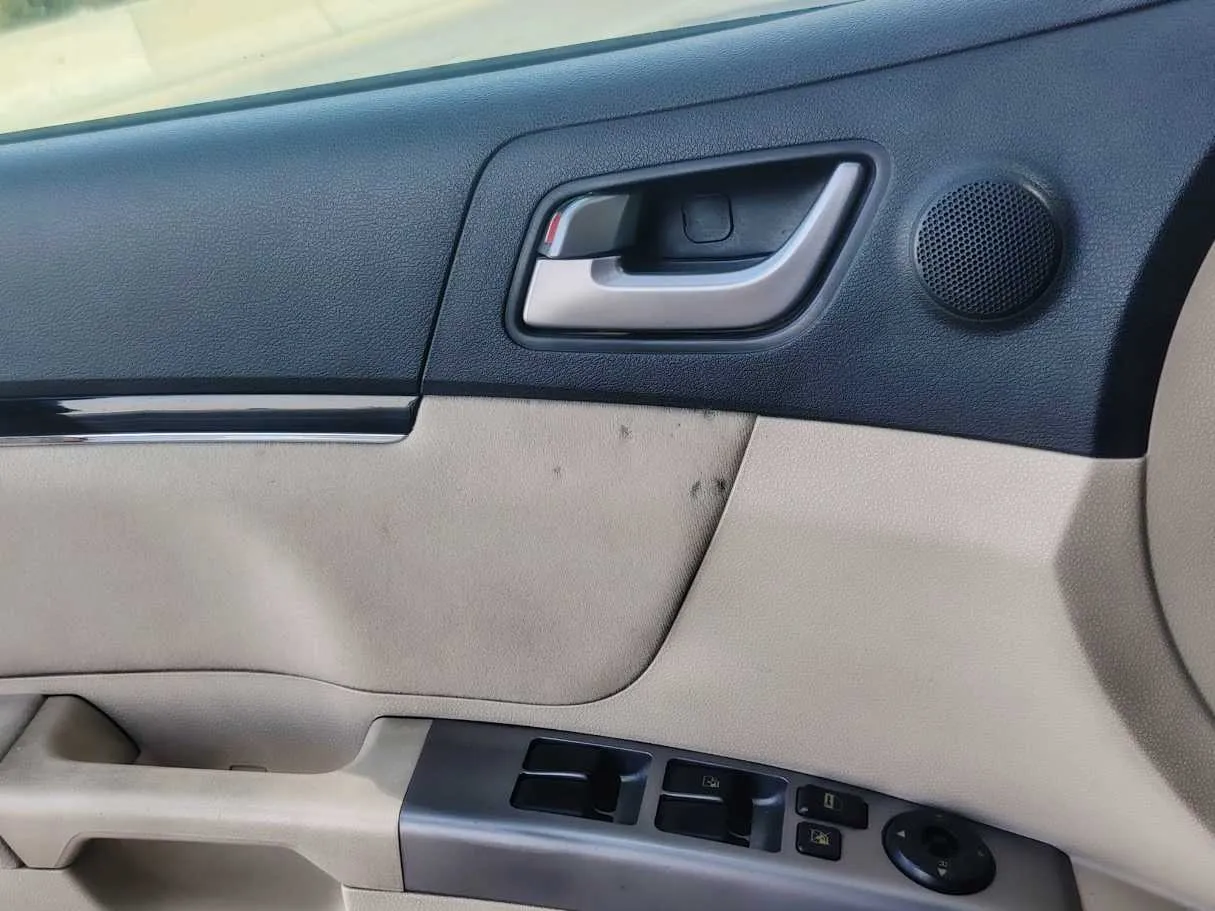 Car image 22