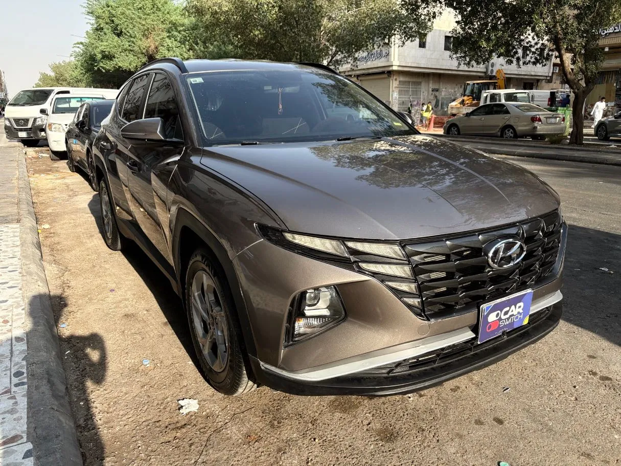 Car image 3