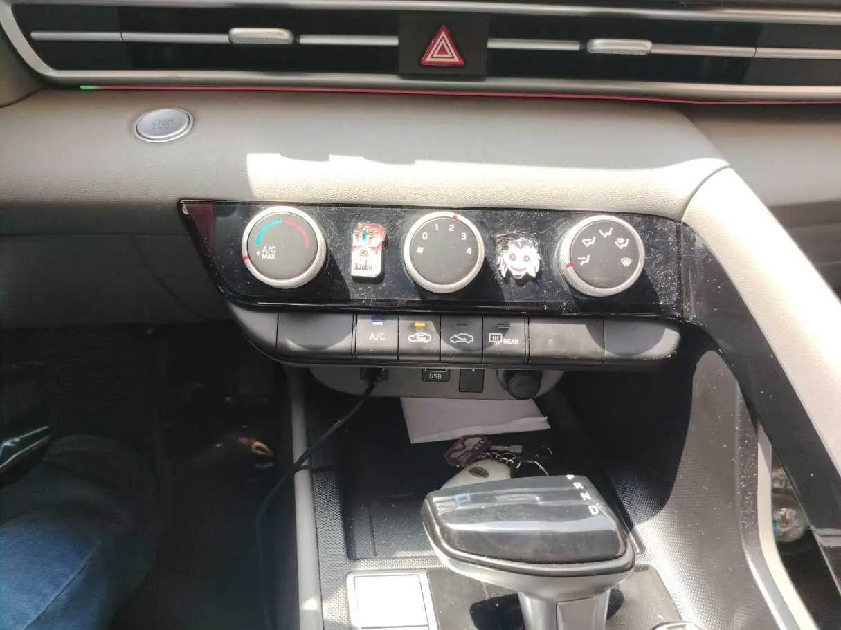Car image 23