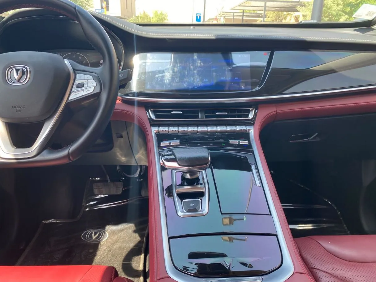 Car image 13