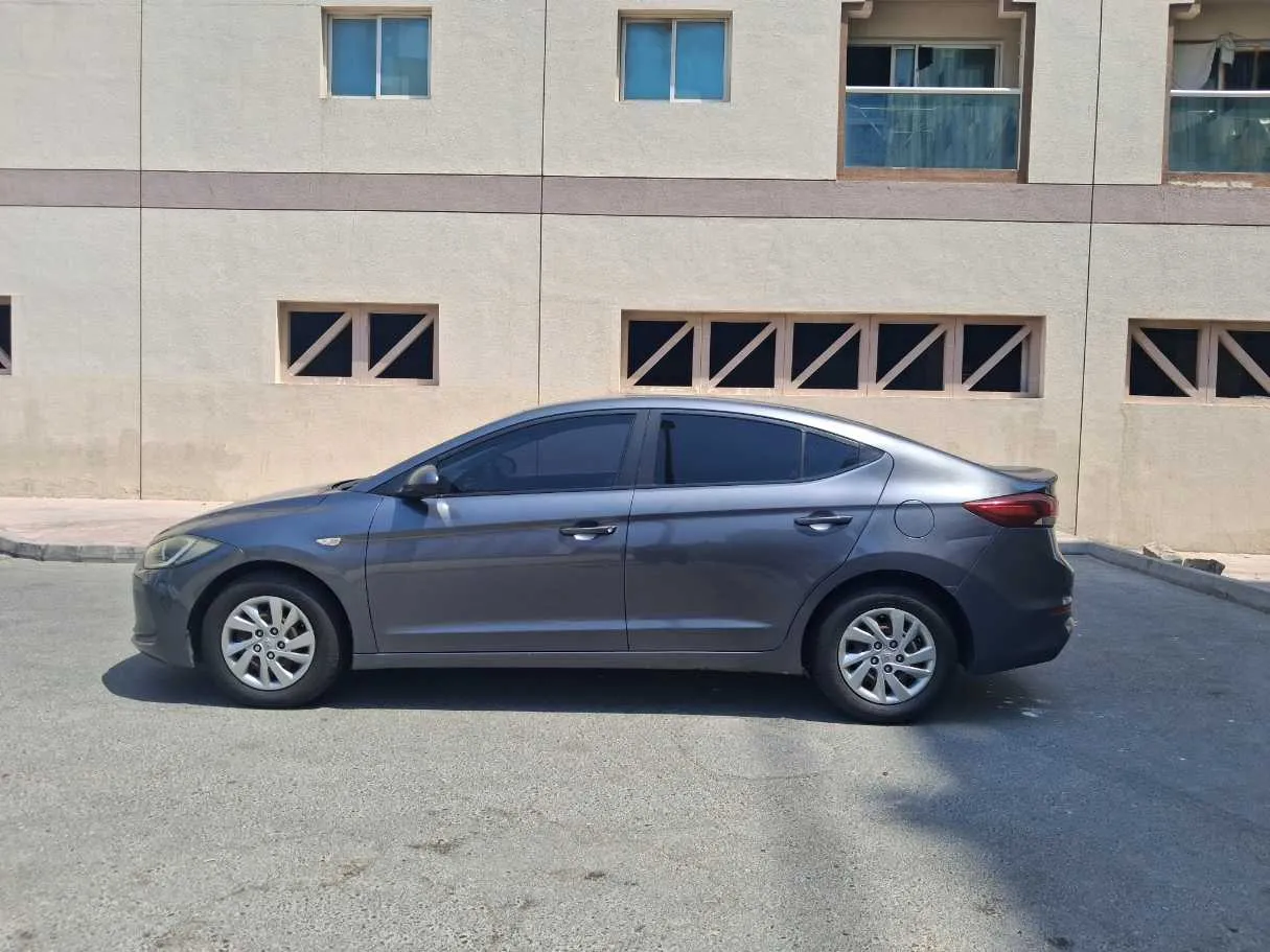 Car image 8