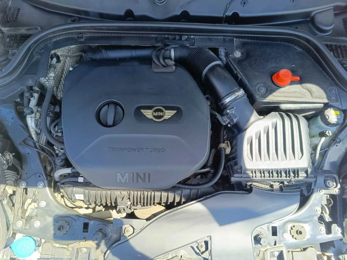 Car image 38
