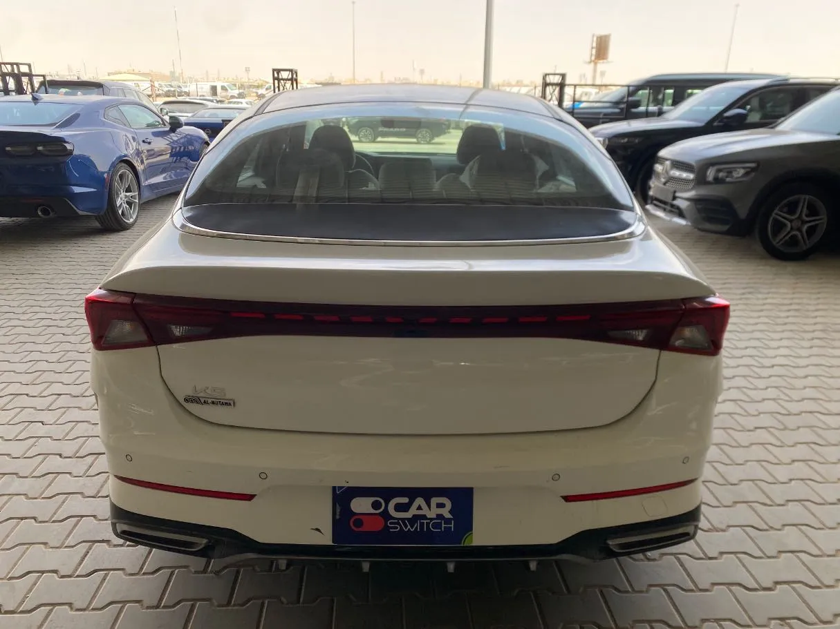 Car image 6