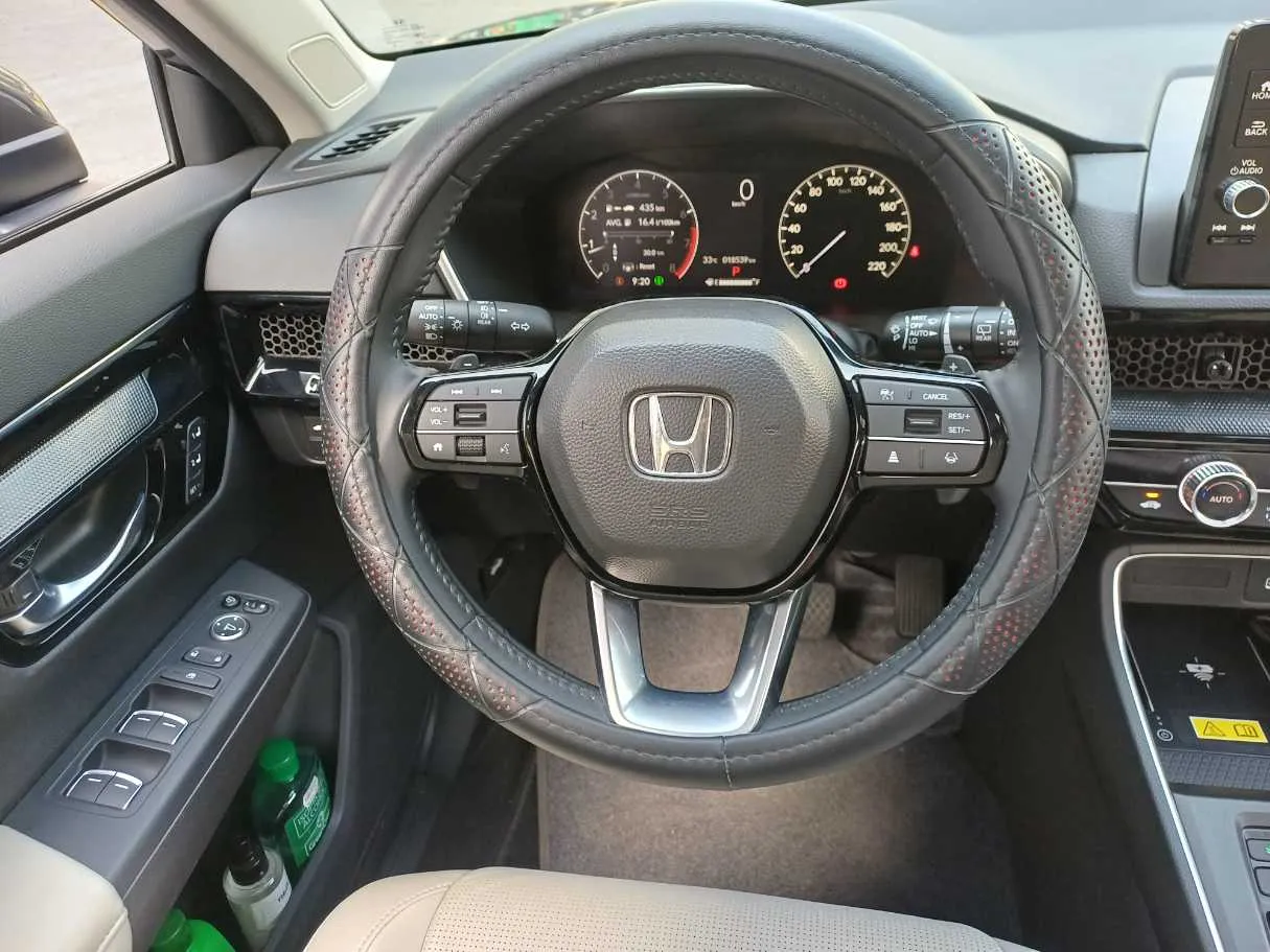 Car image 18
