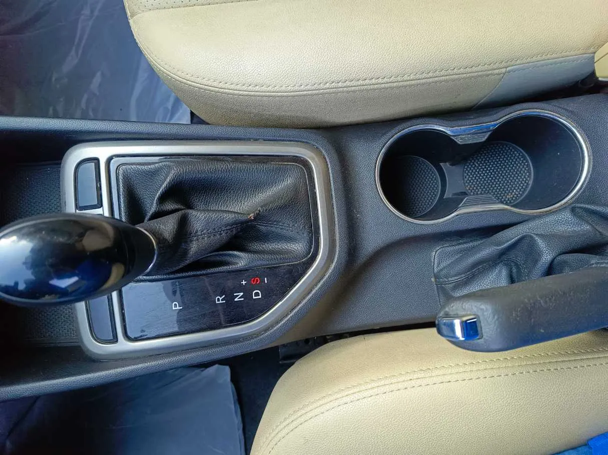 Car image 20
