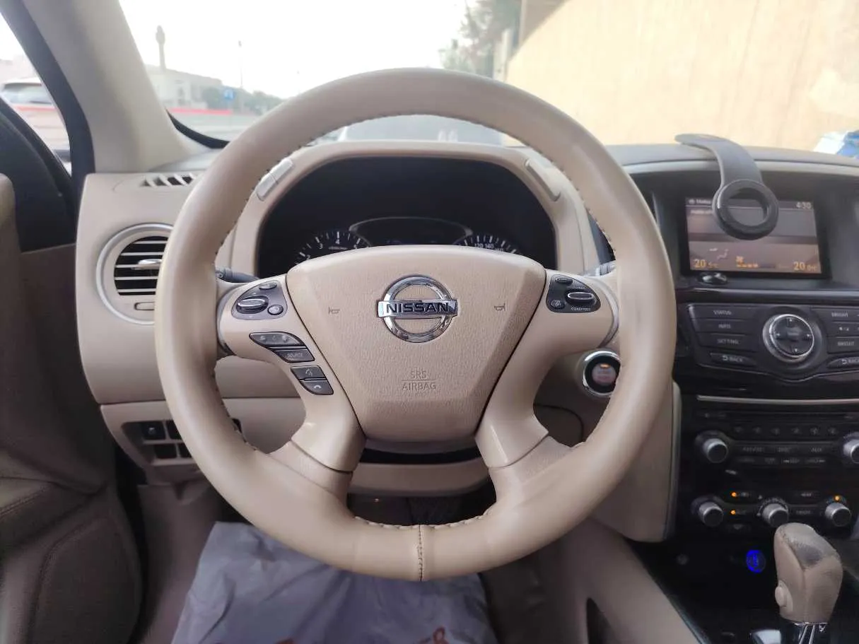 Car image 26