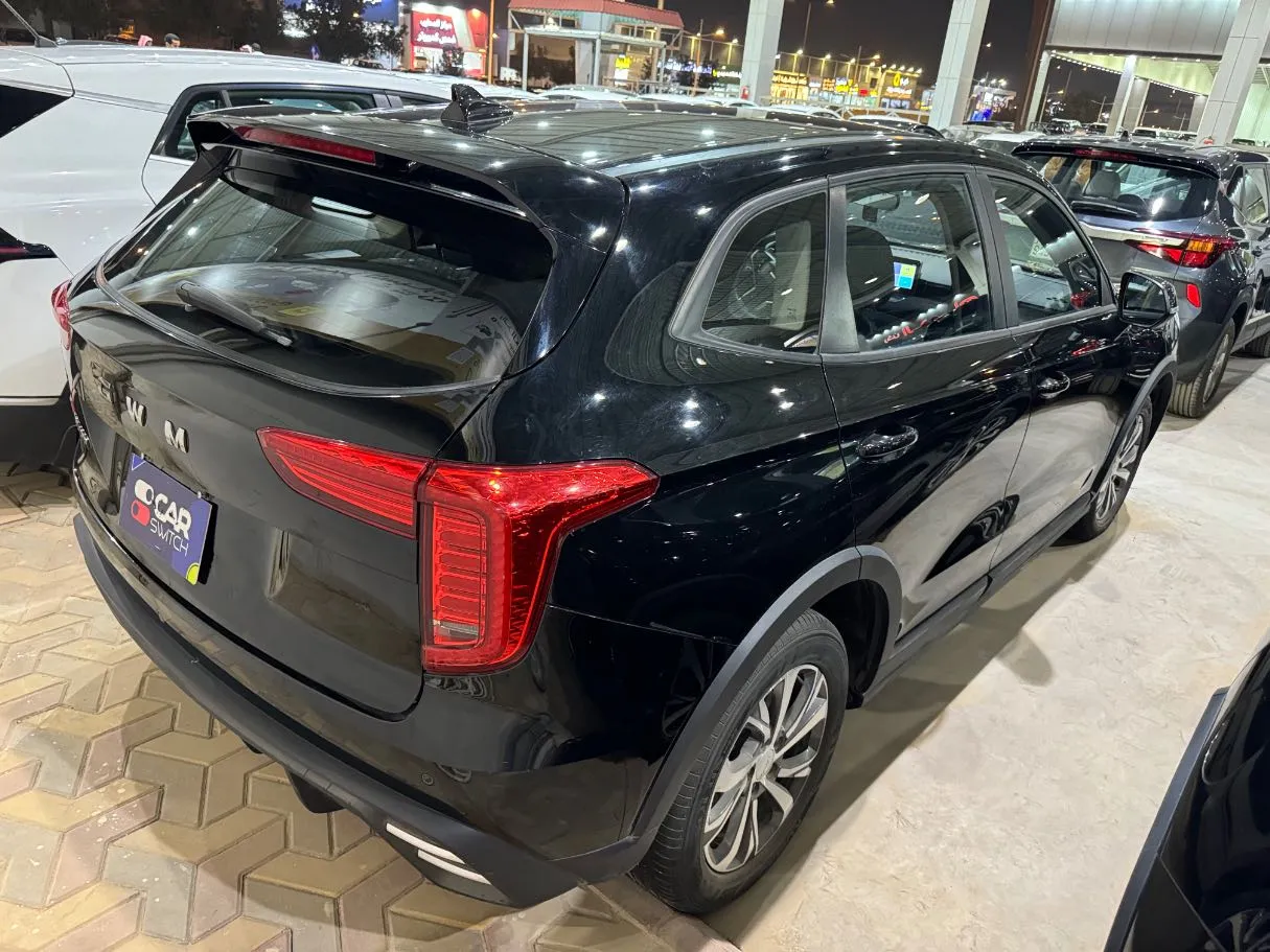 Car image 3