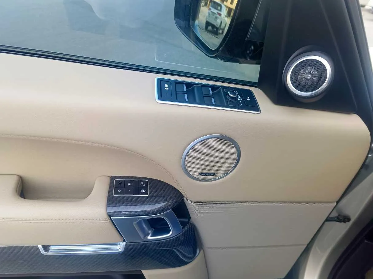Car image 35