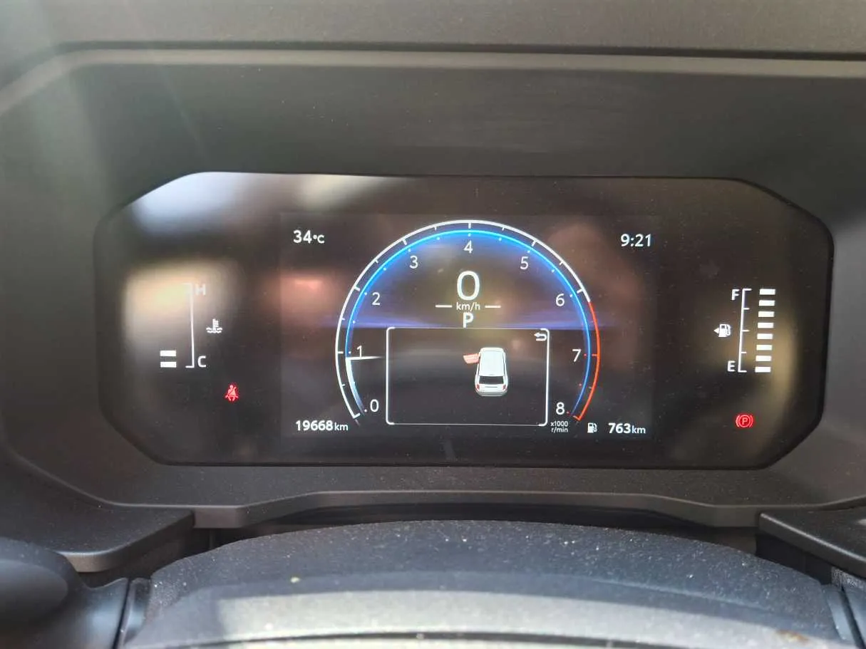 Car image 18