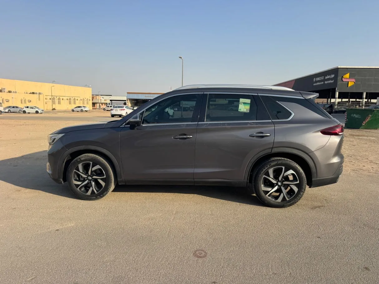 Car image 8