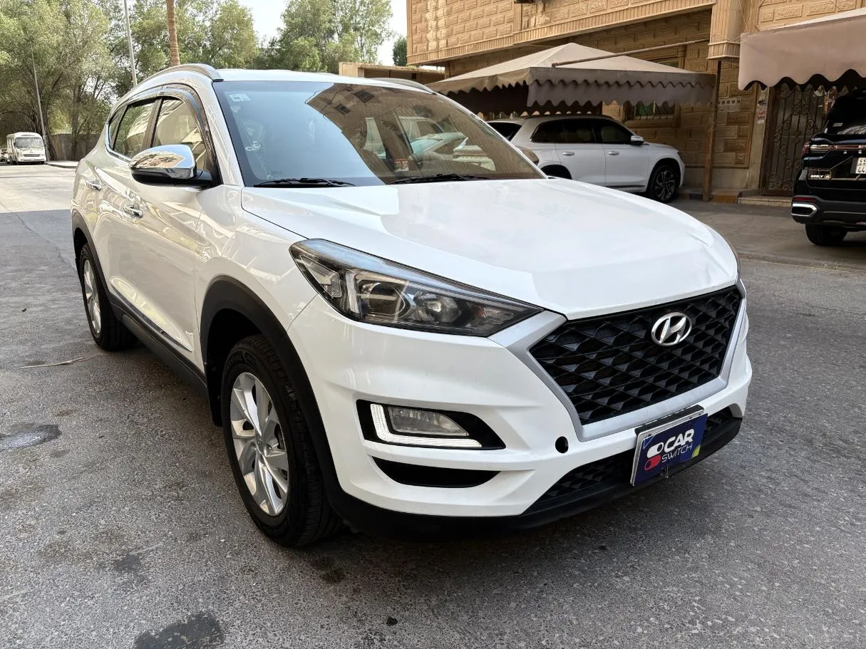 Car image 3