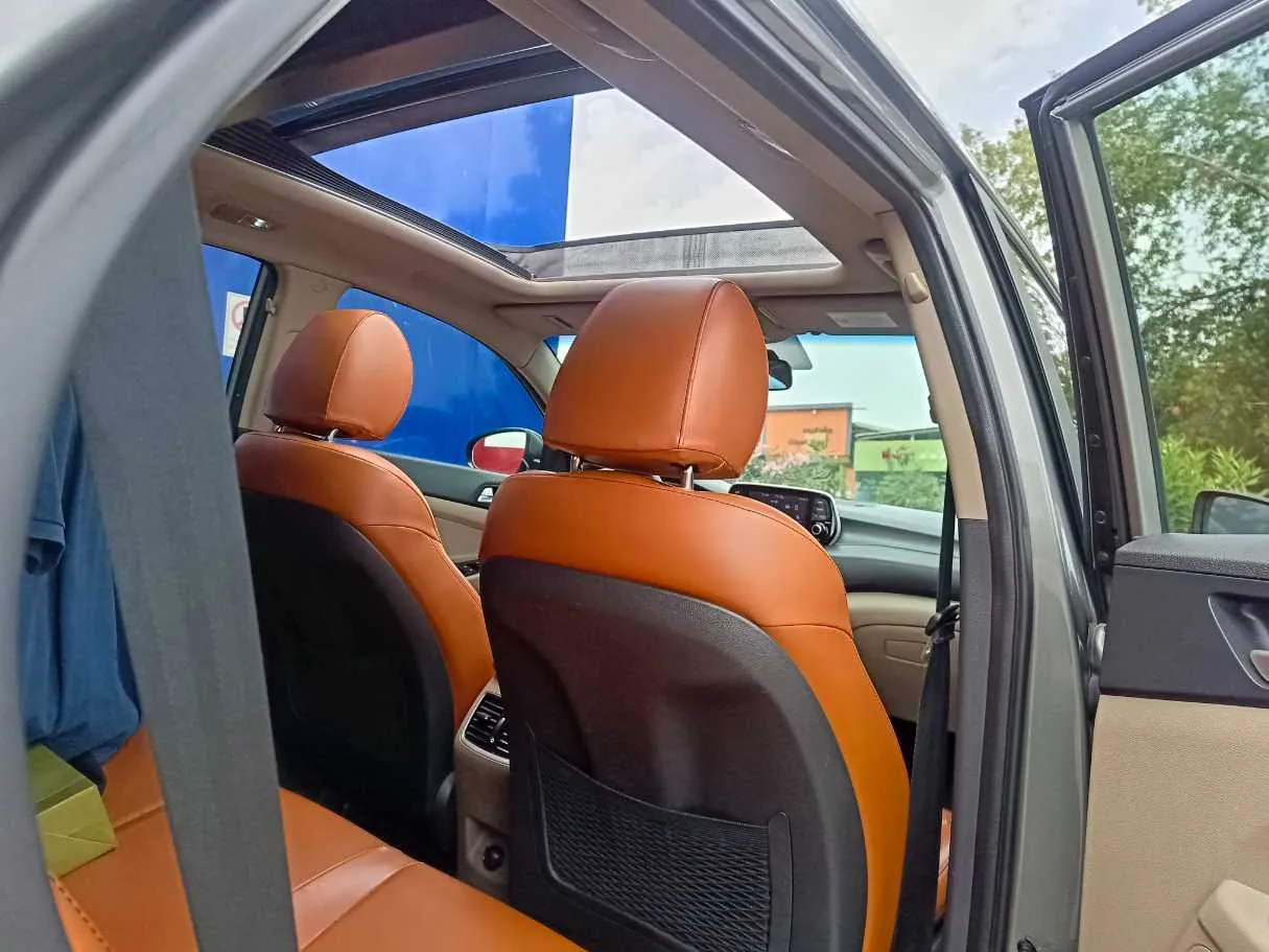Car image 21