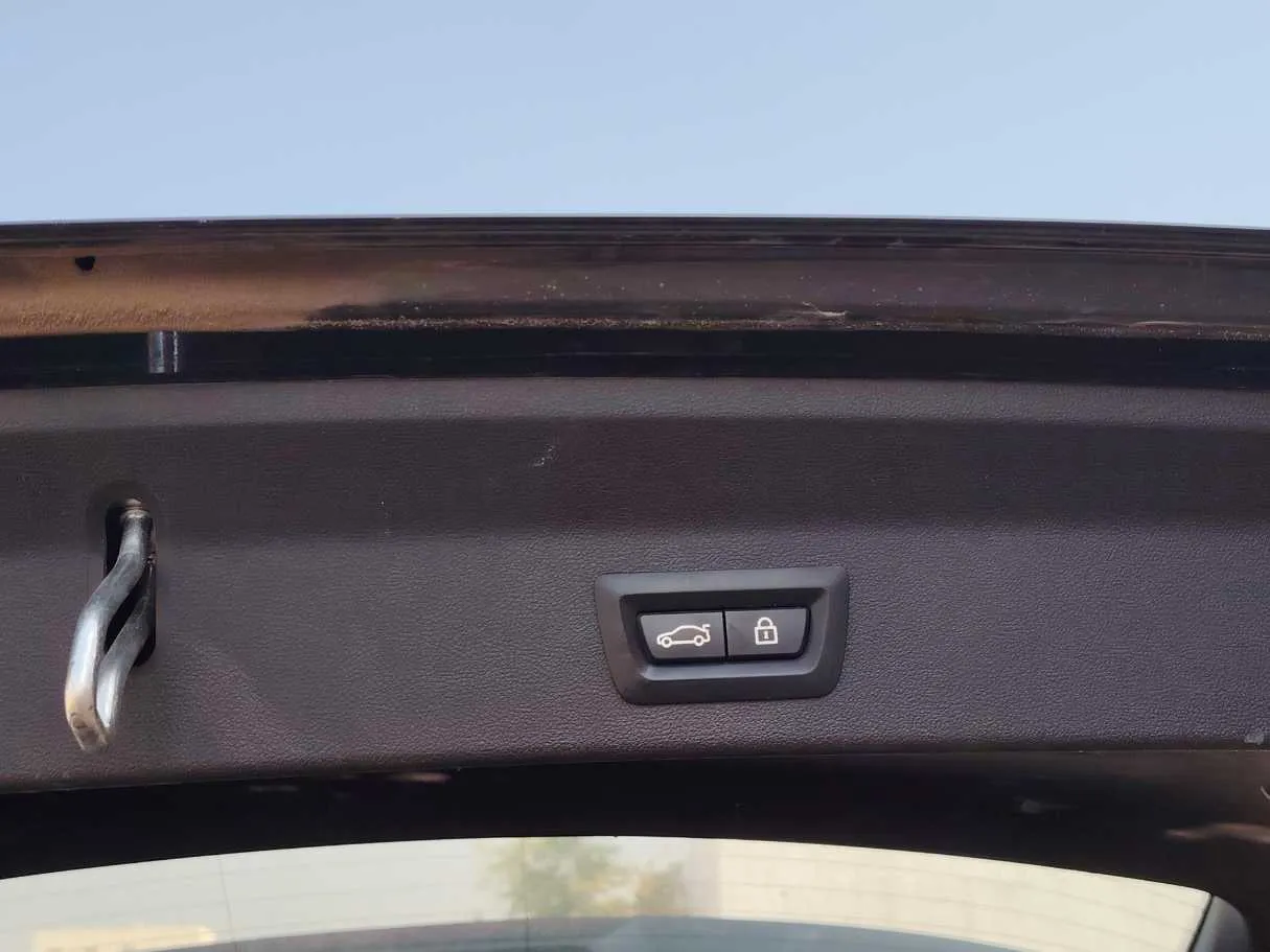 Car image 33
