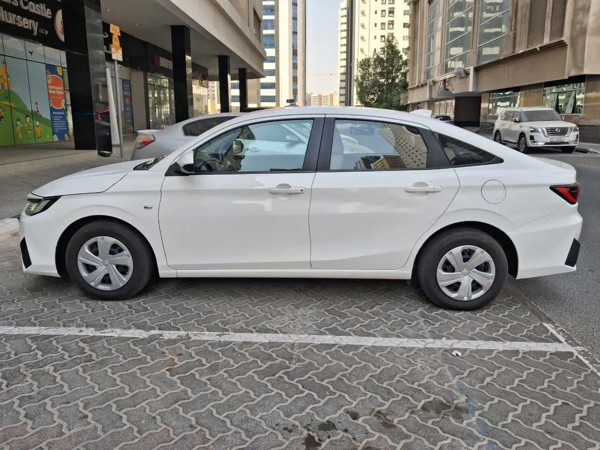 Car image 8