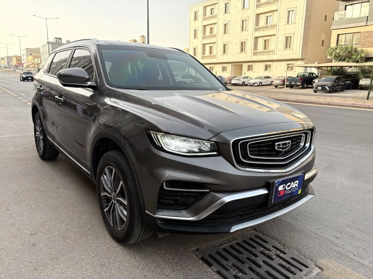 Car image 3