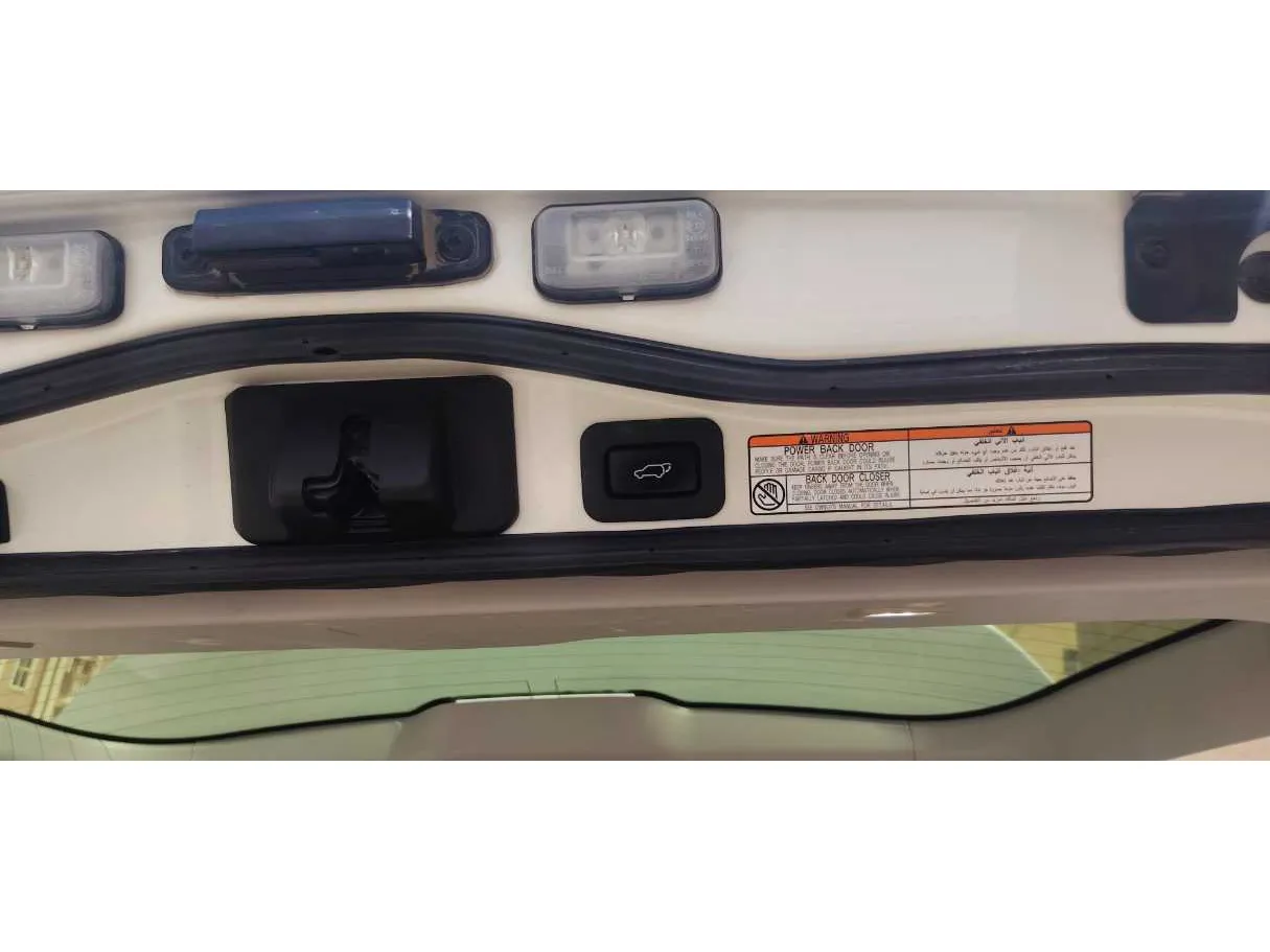 Car image 26