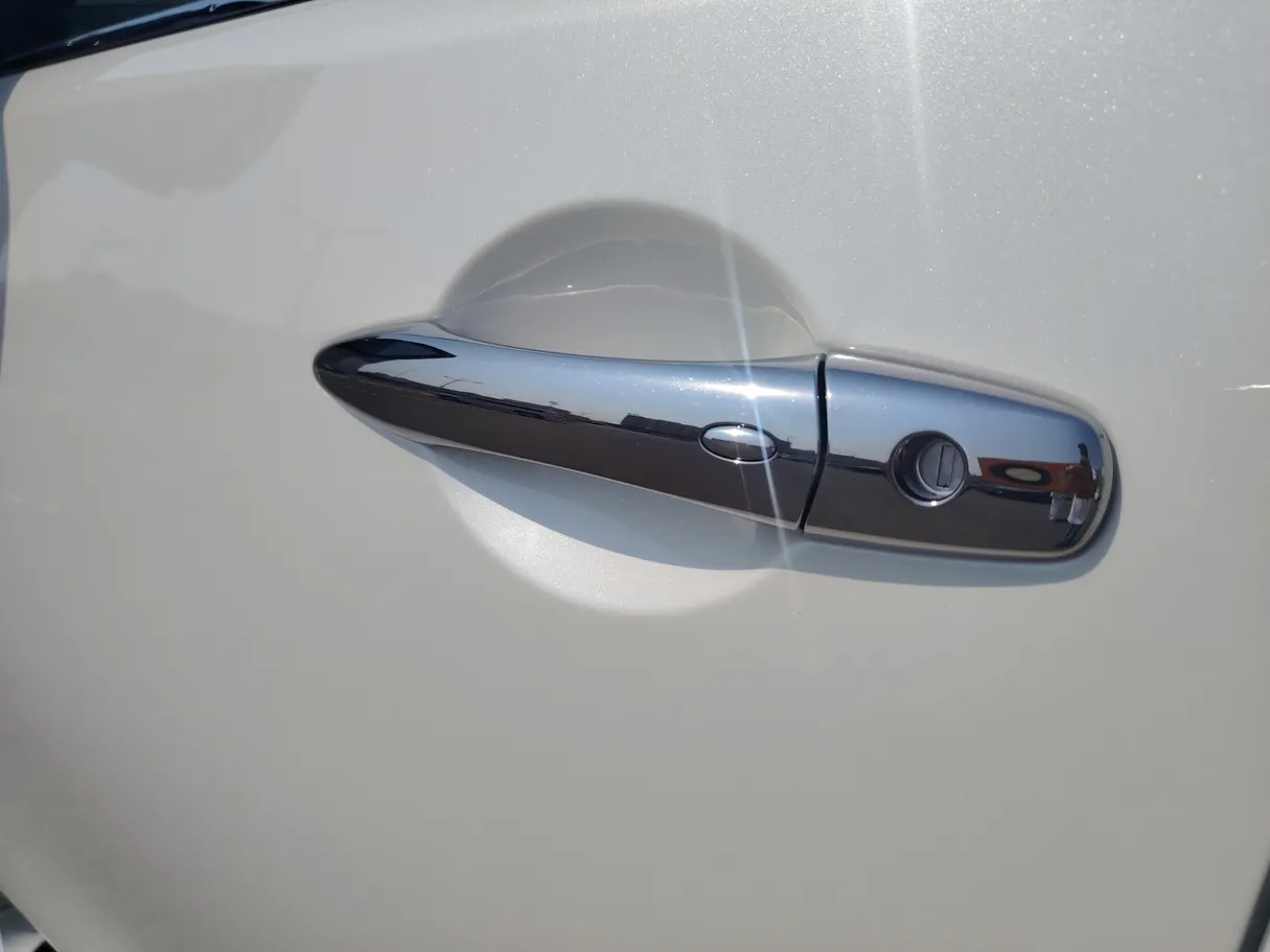 Car image 40