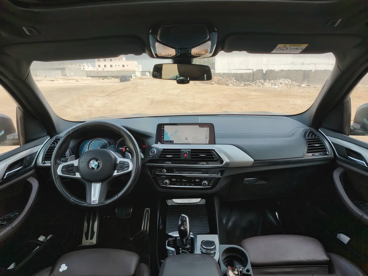 Car image 18