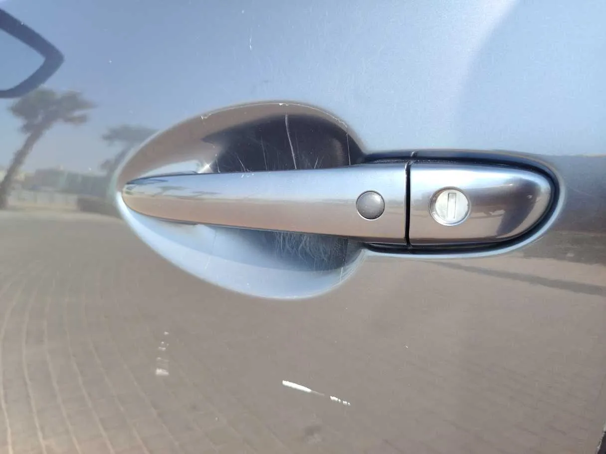 Car image 30