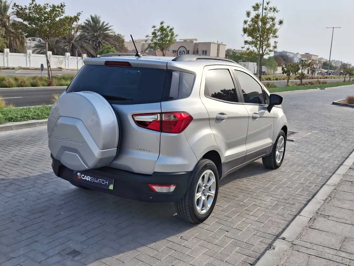 Car image 5
