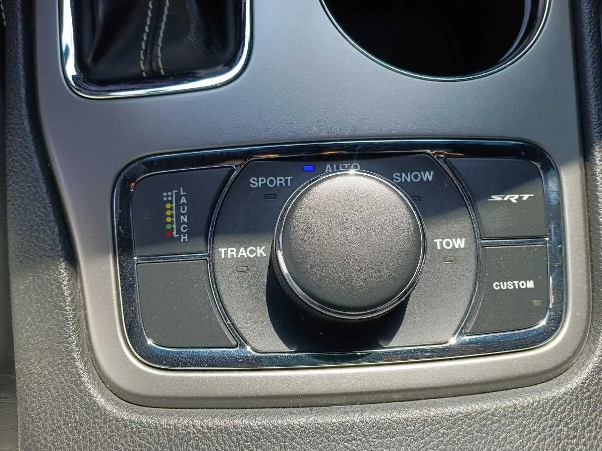 Car image 26