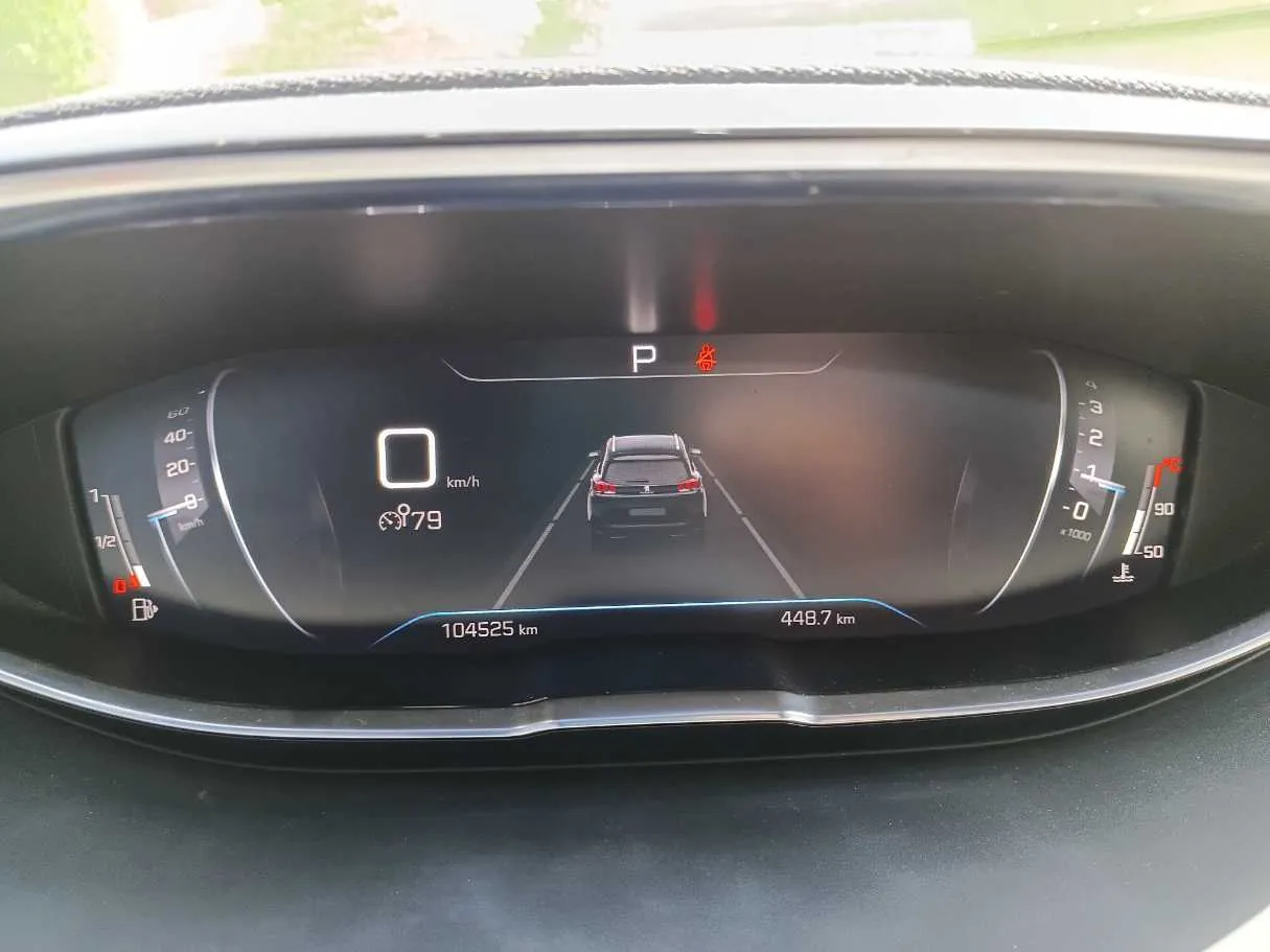 Car image 19