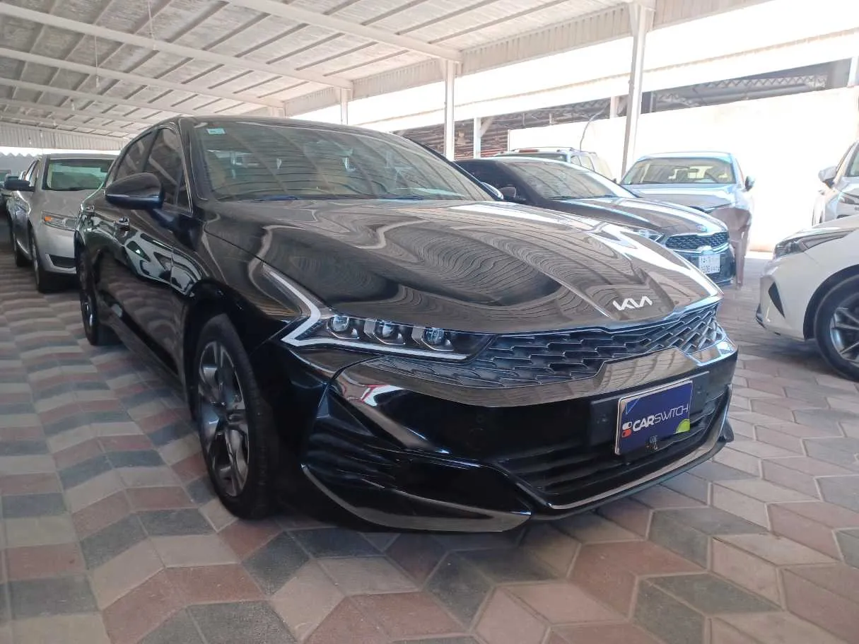Car image 3