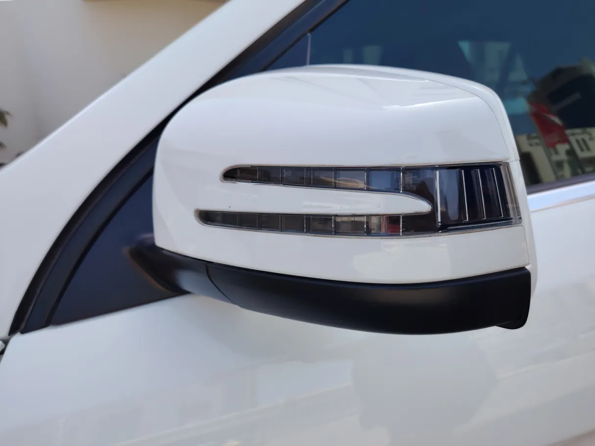 Car image 29