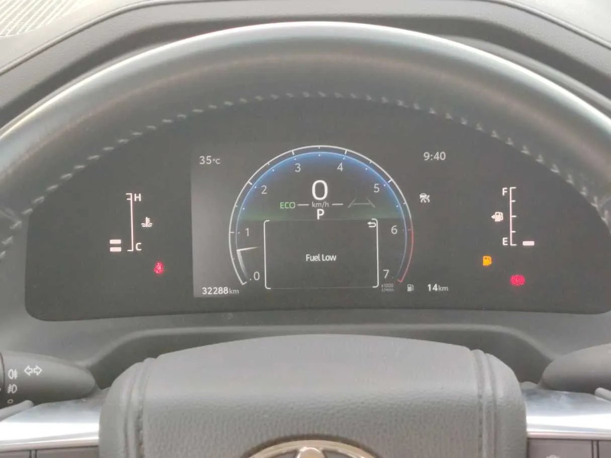 Car image 24
