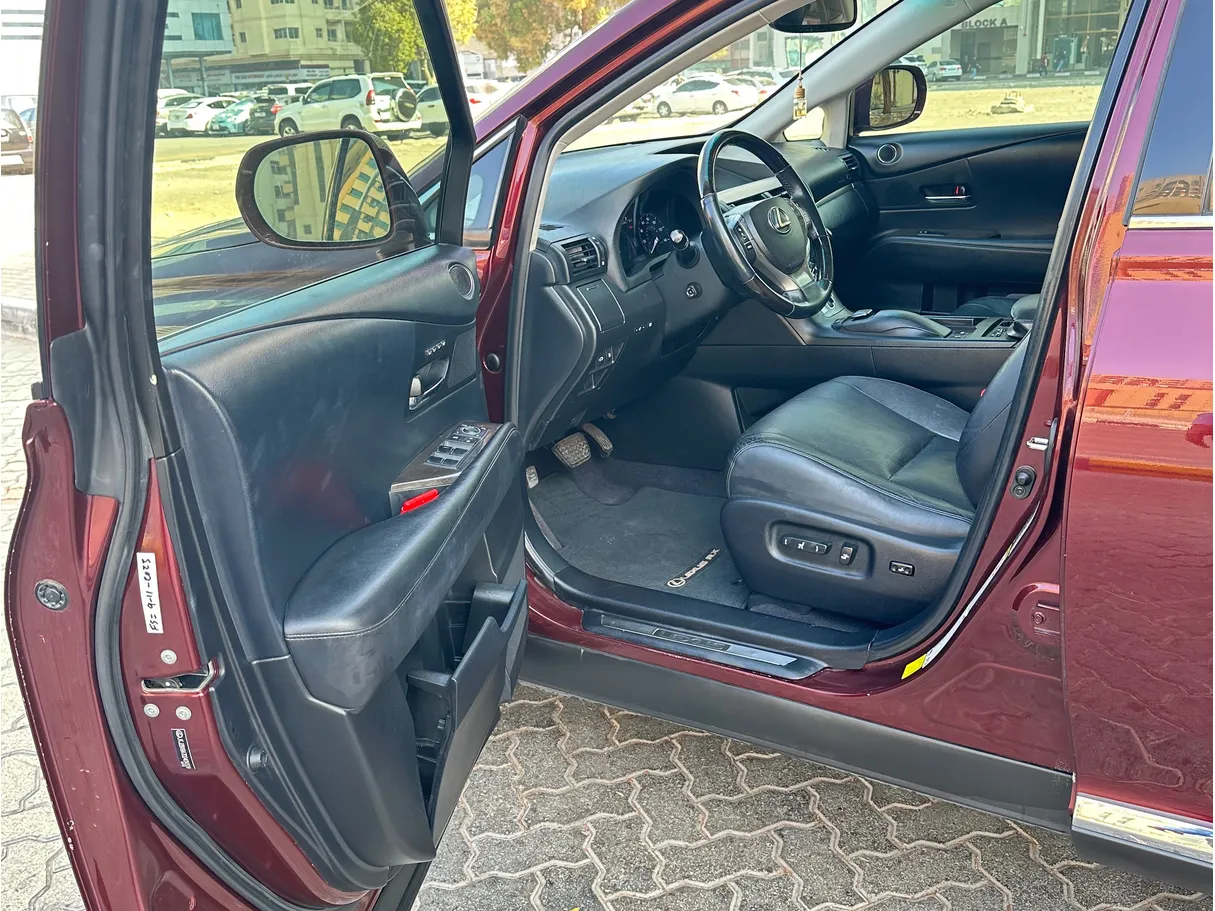 Car image 13