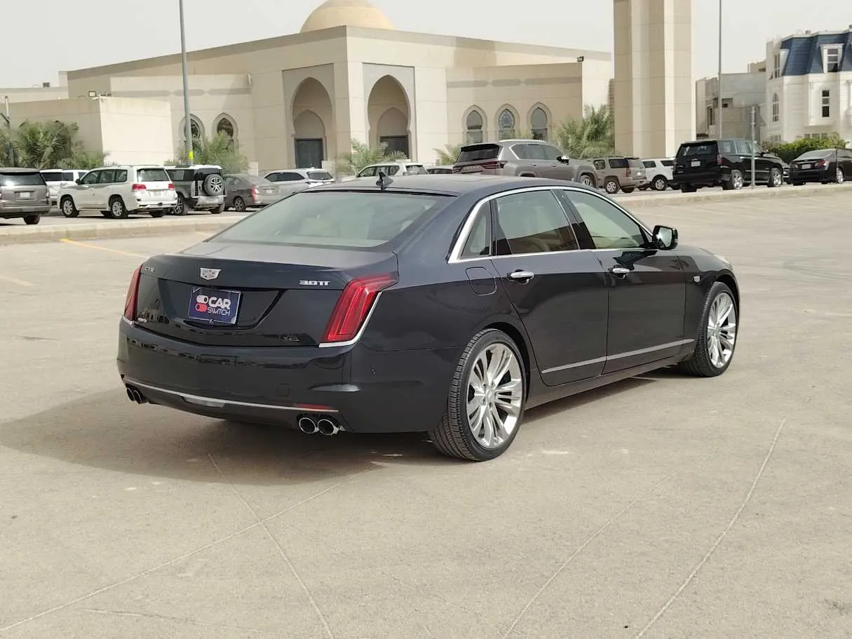 Car image 5