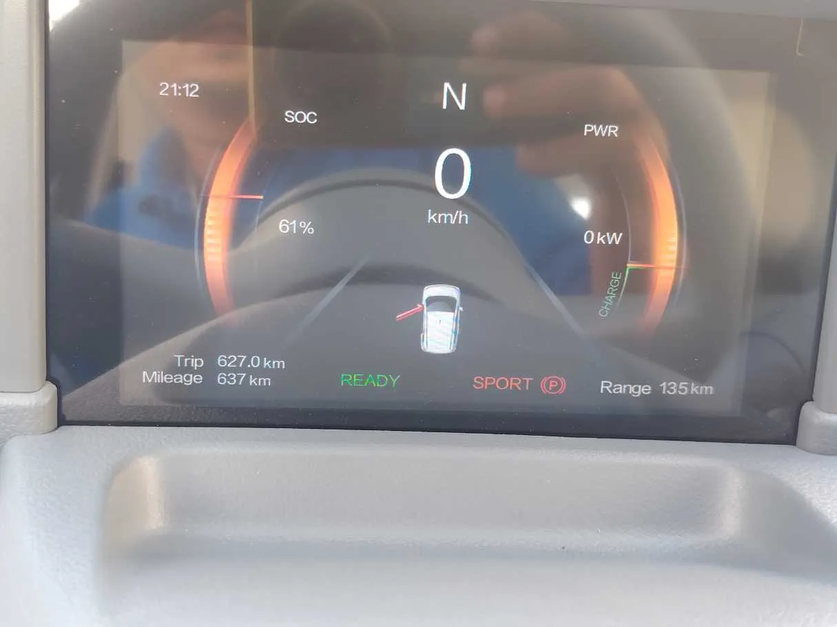 Car image 18