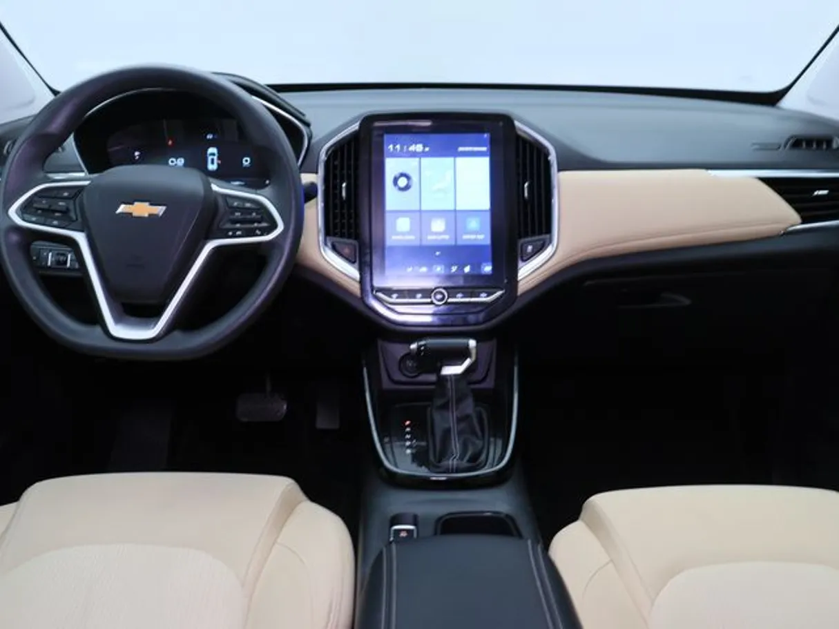 Car image 14