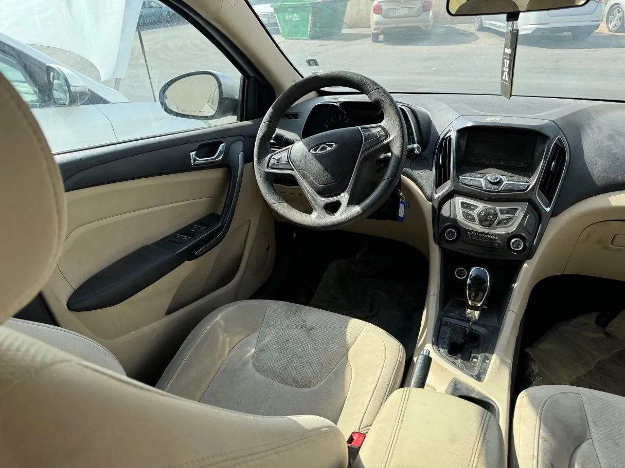 Car image 10