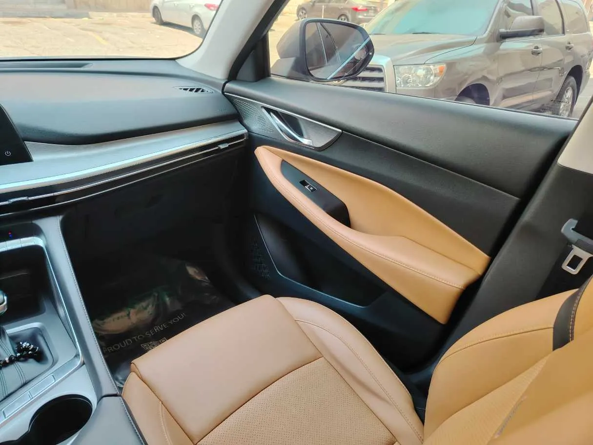 Car image 35