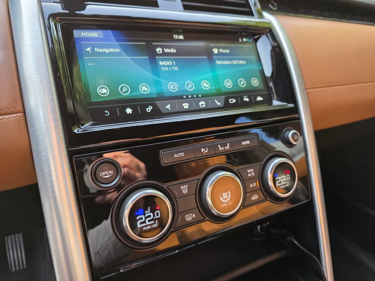 Car image 8