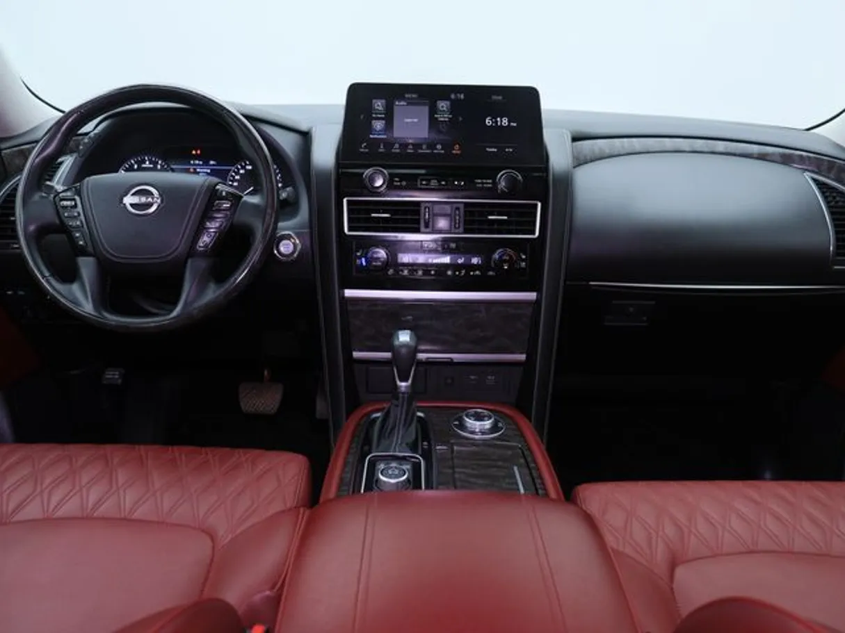 Car image 14