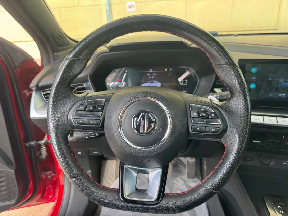 Car image 17