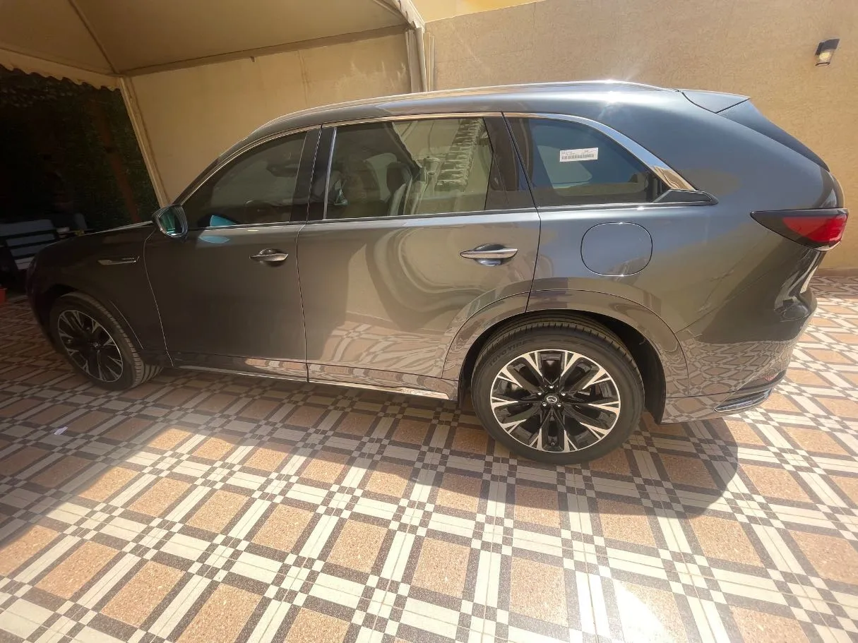 Car image 8