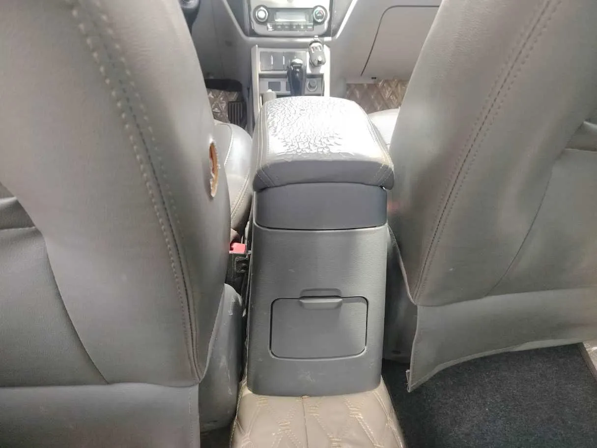 Car image 35