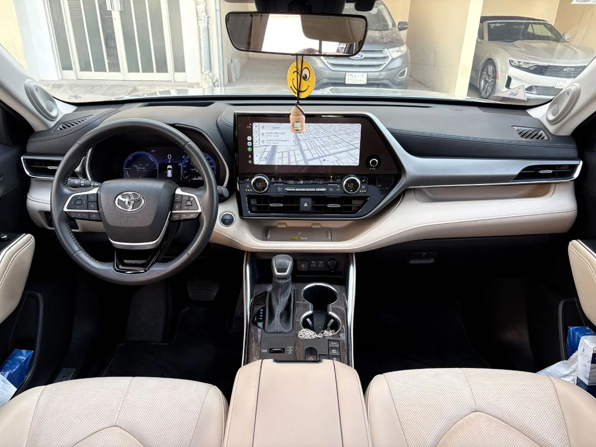 Car image 20
