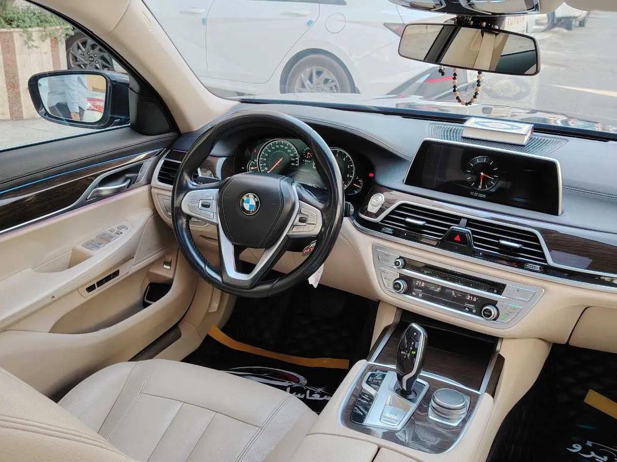 Car image 33