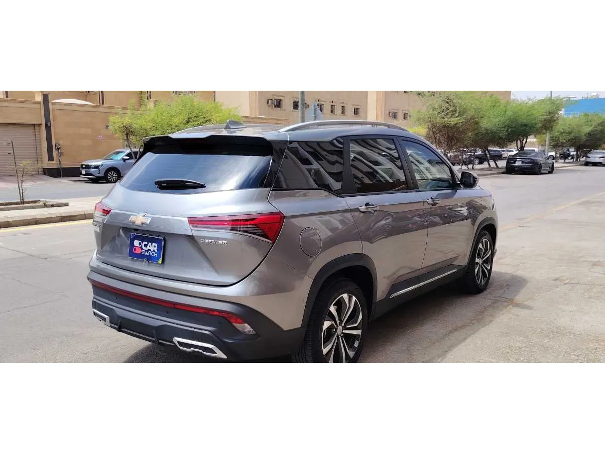 Car image 5