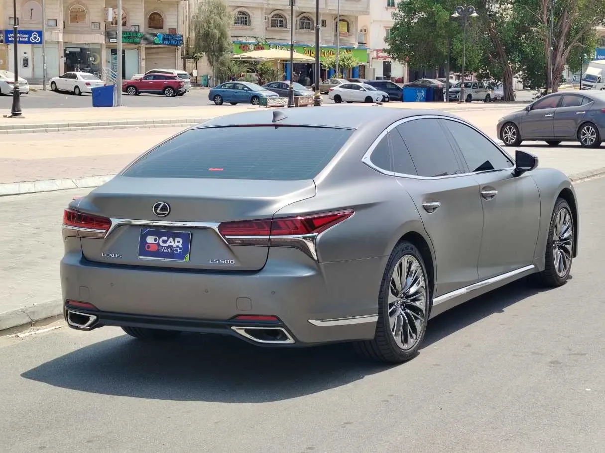 Car image 5