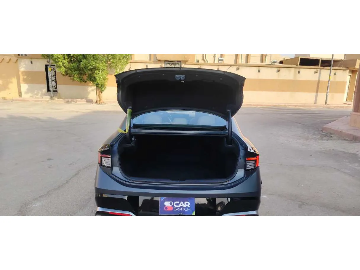 Car image 21