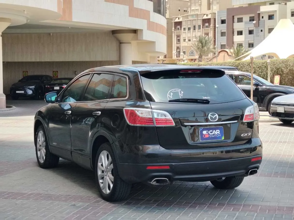 Car image 7
