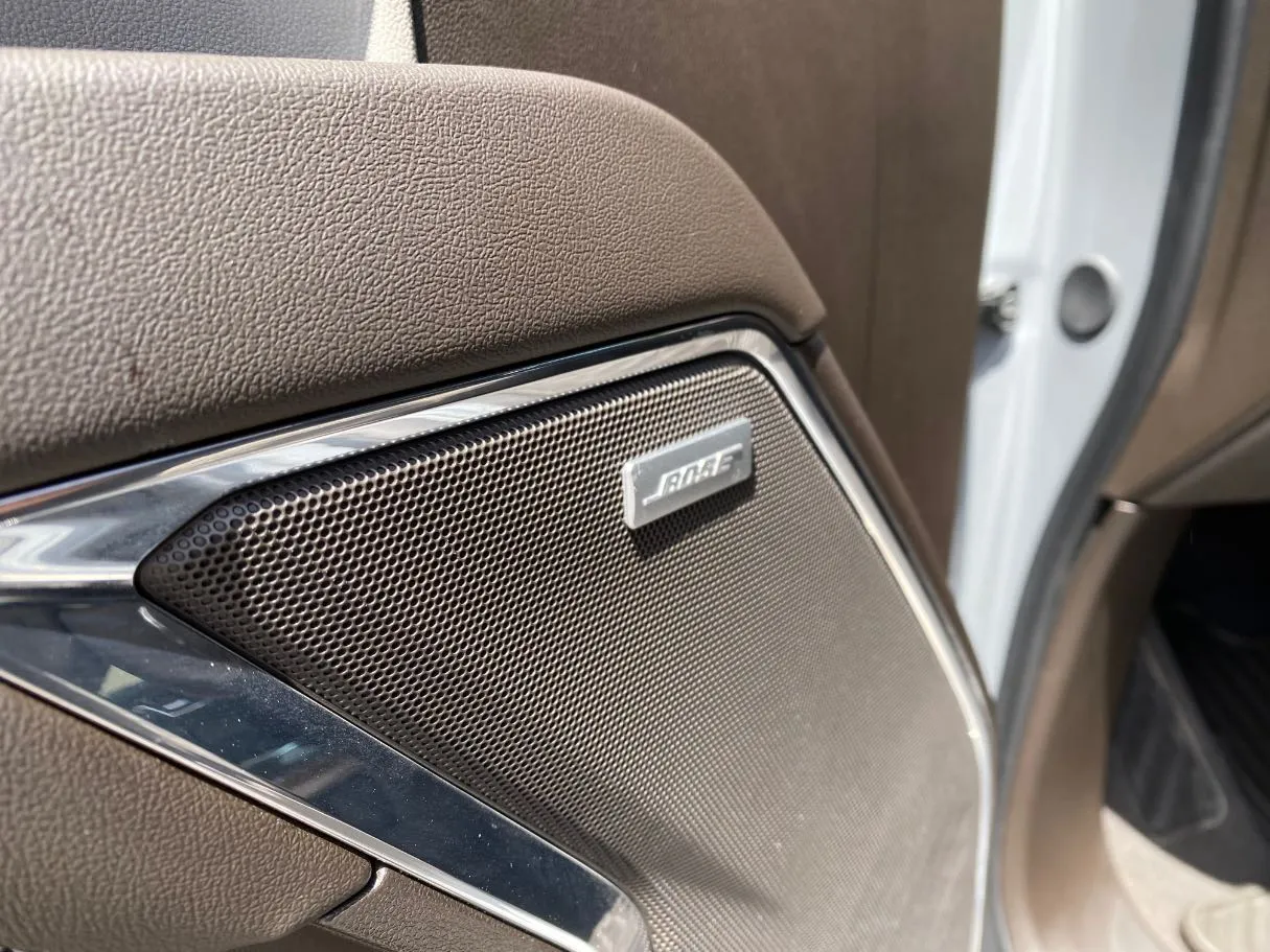 Car image 21