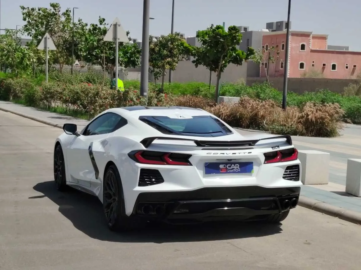 Car image 8