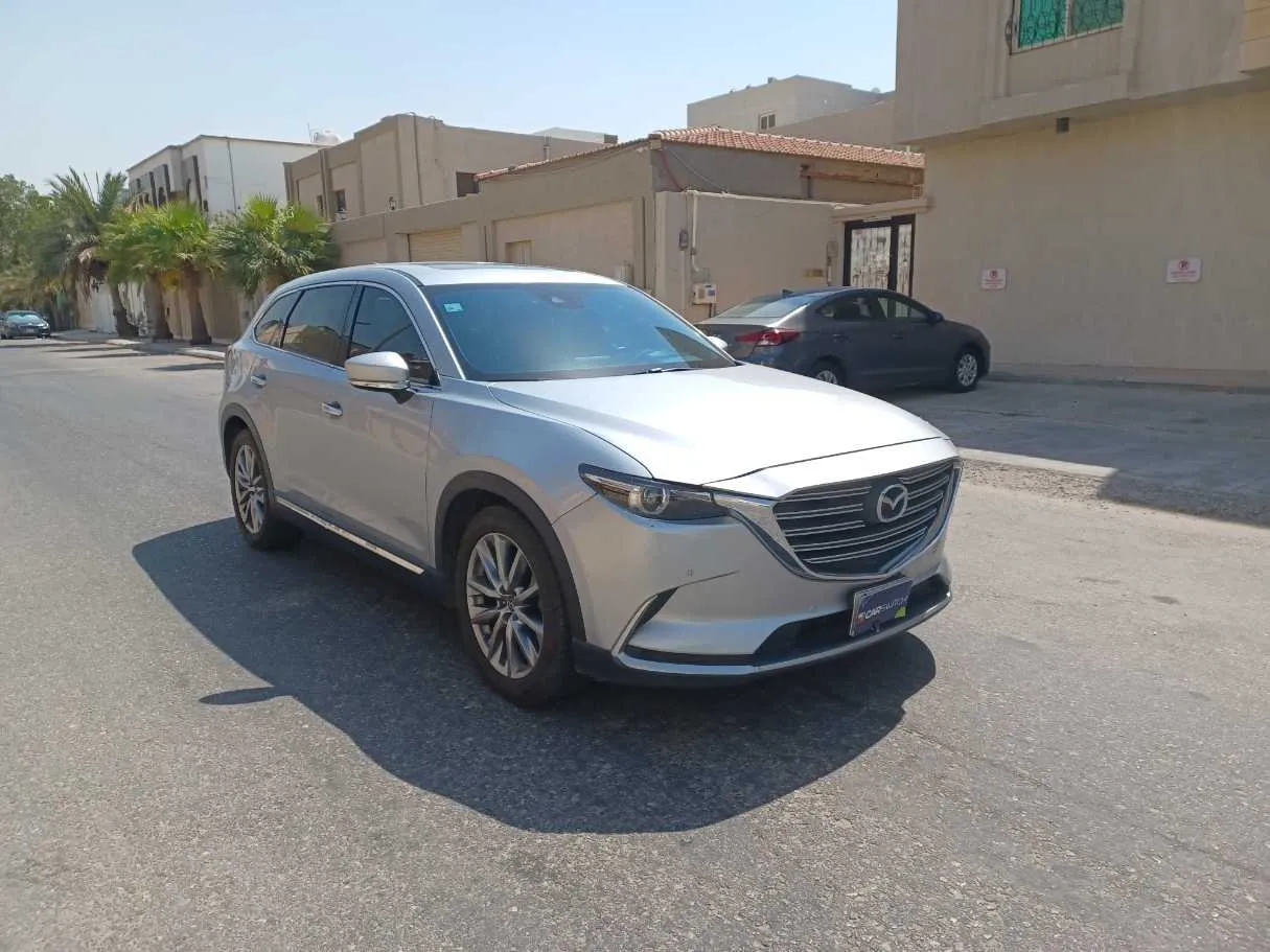 Car image 3
